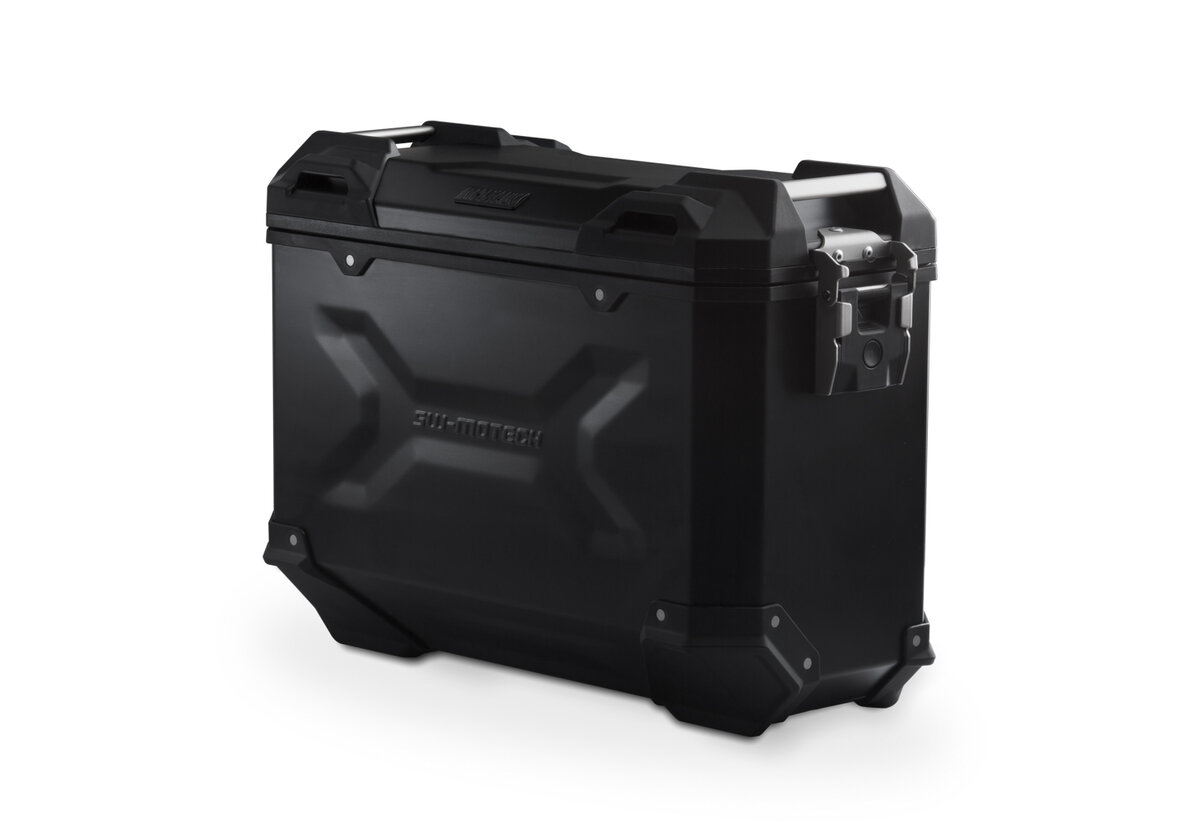 Adventure alumīnija sānu kaste labā M melna. 37.00 l. Adventure alumīnija sānu kaste labā M melna. 37.00 l.