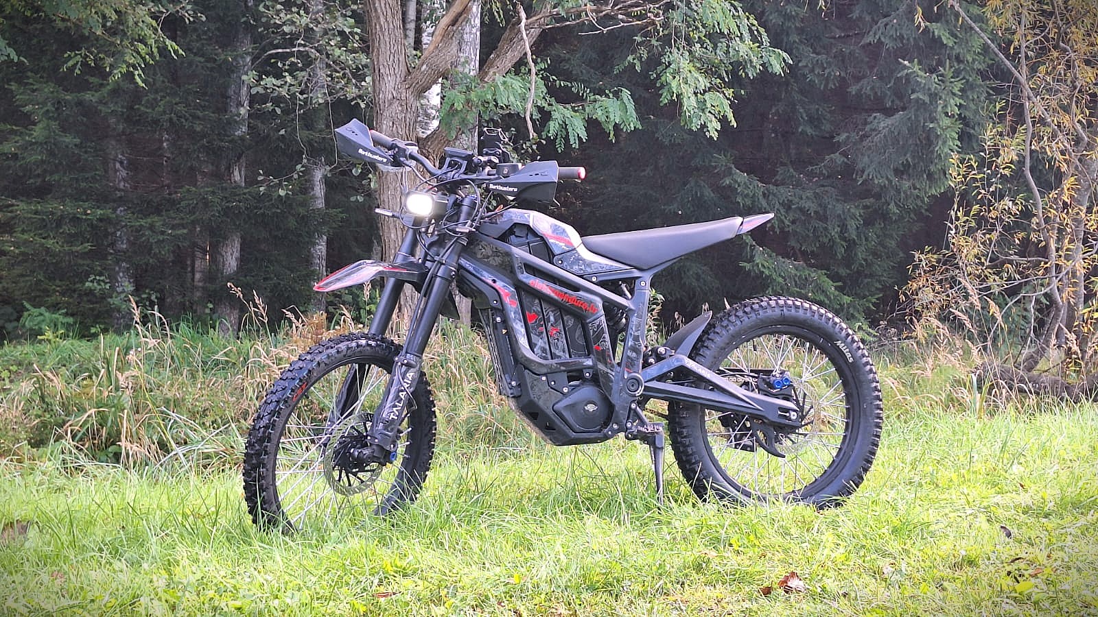 NEW-DEMO! Talaria TL5500 Pro L1e 72V 40Ah ielas modelis - elektro enduro motocikls NEW-DEMO! Talaria TL5500 Pro L1e 72V 40Ah ielas modelis - elektro enduro motocikls