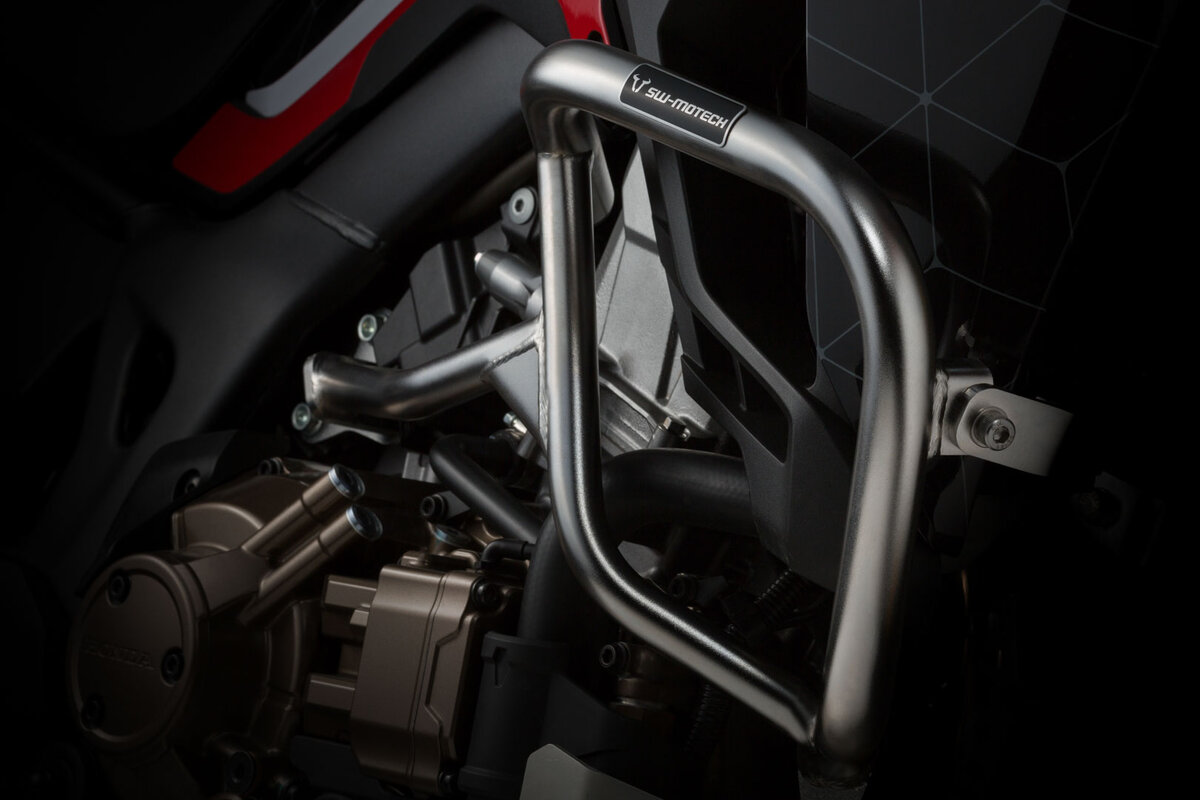 Nerūsējošā tērauda aizsargstieņi Honda CRF1000L Africa Twin (15-). Nerūsējošā tērauda aizsargstieņi Honda CRF1000L Africa Twin (15-).
