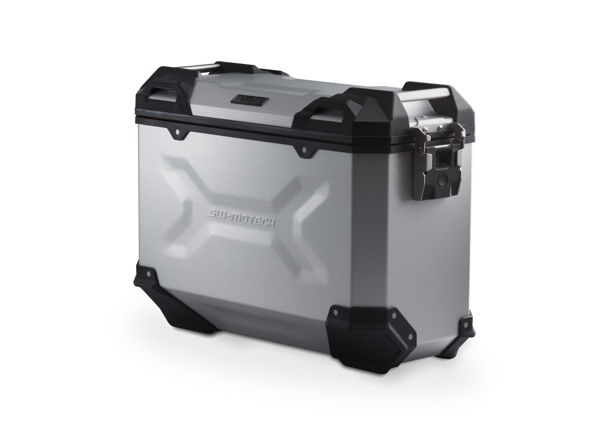 Adventure alumīnija sānu kaste labā M sudraba. 37.00 l. Adventure alumīnija sānu kaste labā M sudraba. 37.00 l.