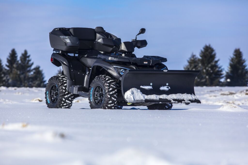 ATV / UTV polietilēna sniega lāpsta - šķūris 52" (132 cm) ATV / UTV polietilēna sniega lāpsta - šķūris 52" (132 cm)