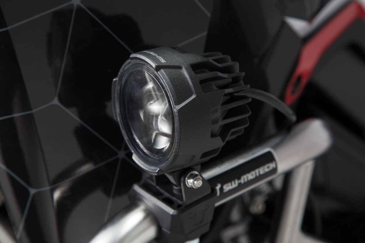 SW-Motech EVO universāli LED miglas lukturi uz aizsargstieņiem SW-Motech EVO universāli LED miglas lukturi uz aizsargstieņiem